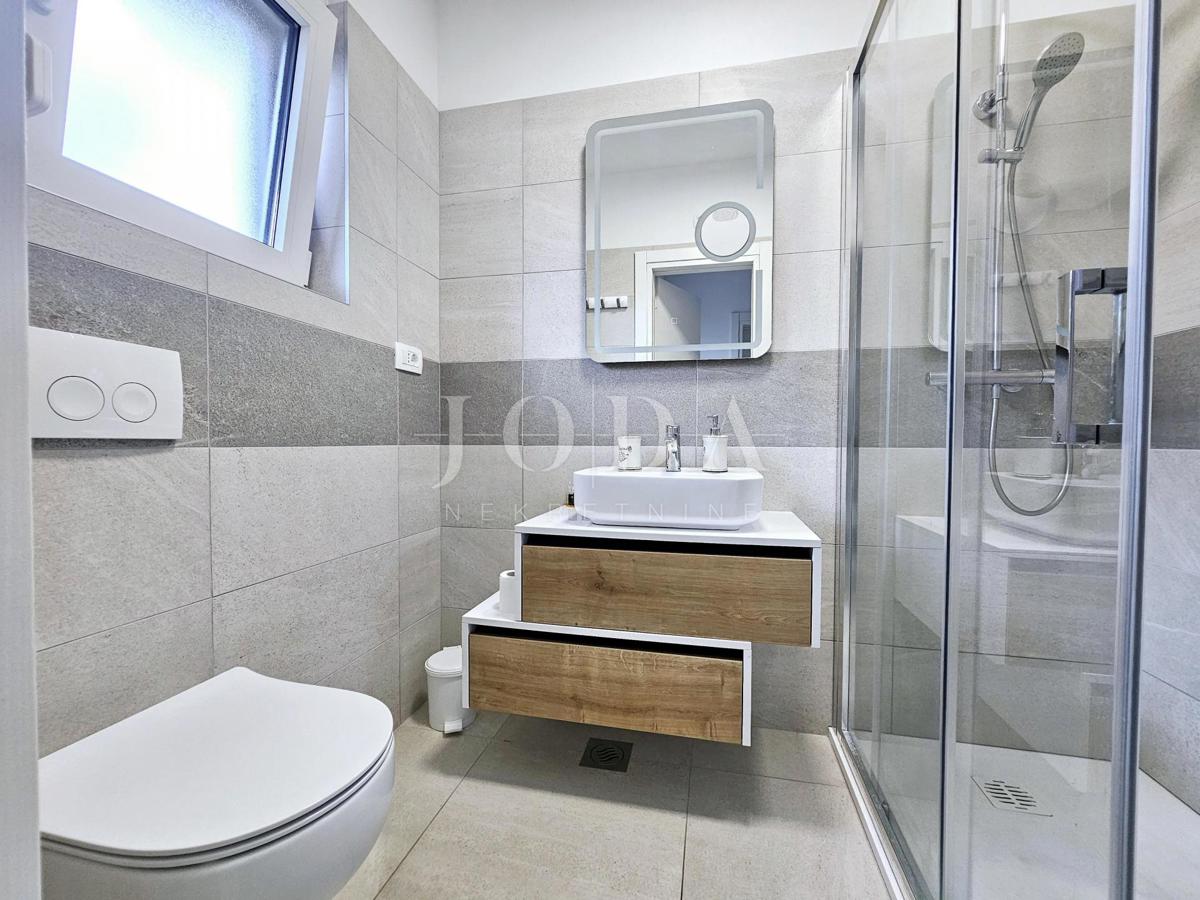 Hiša dvojček na odlični lokaciji, Malinska center