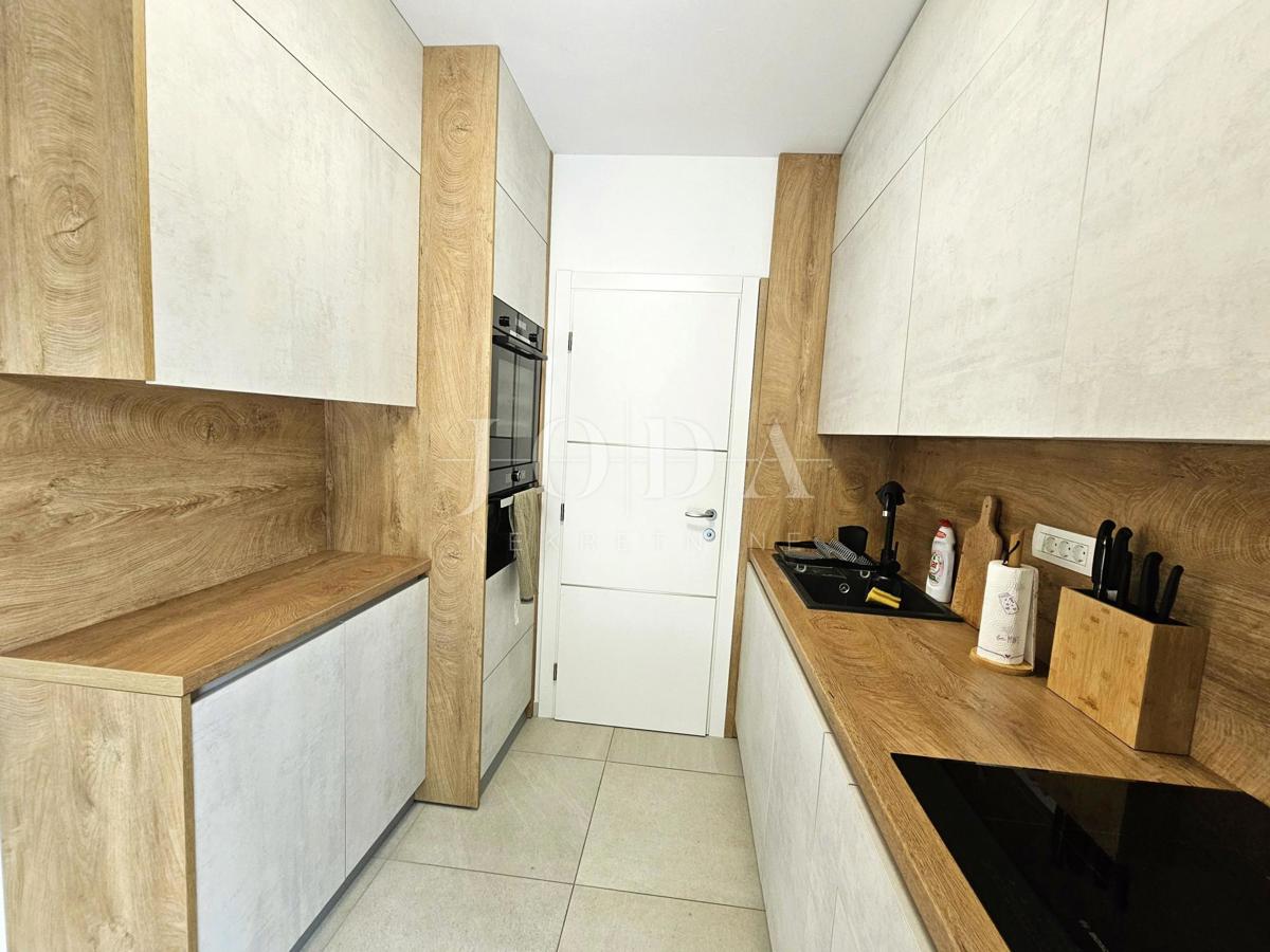 Hiša dvojček na odlični lokaciji, Malinska center