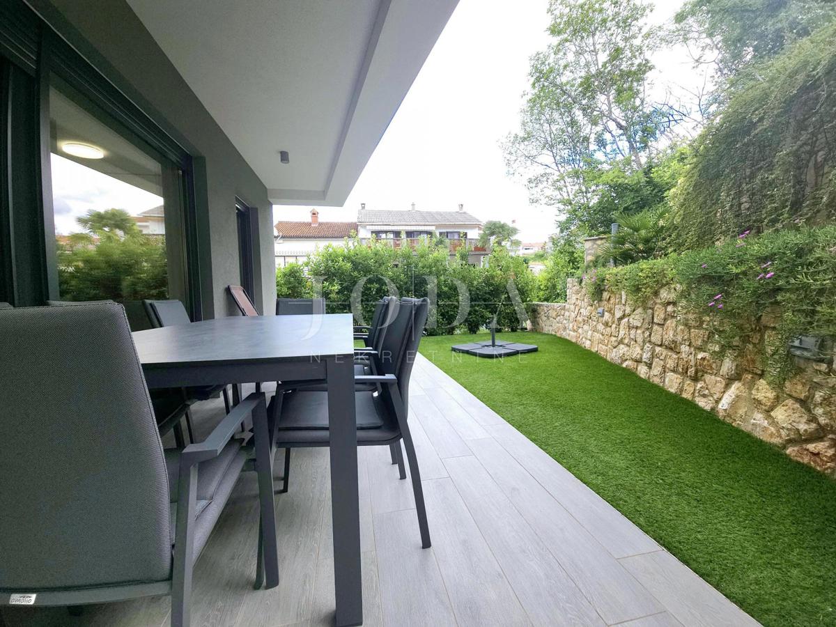 Hiša dvojček na odlični lokaciji, Malinska center