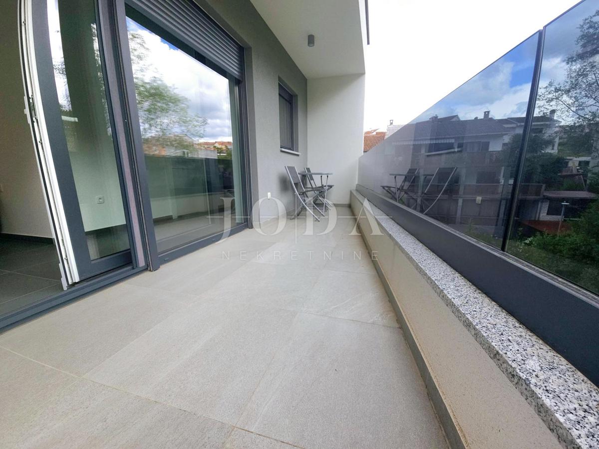 Hiša dvojček na odlični lokaciji, Malinska center