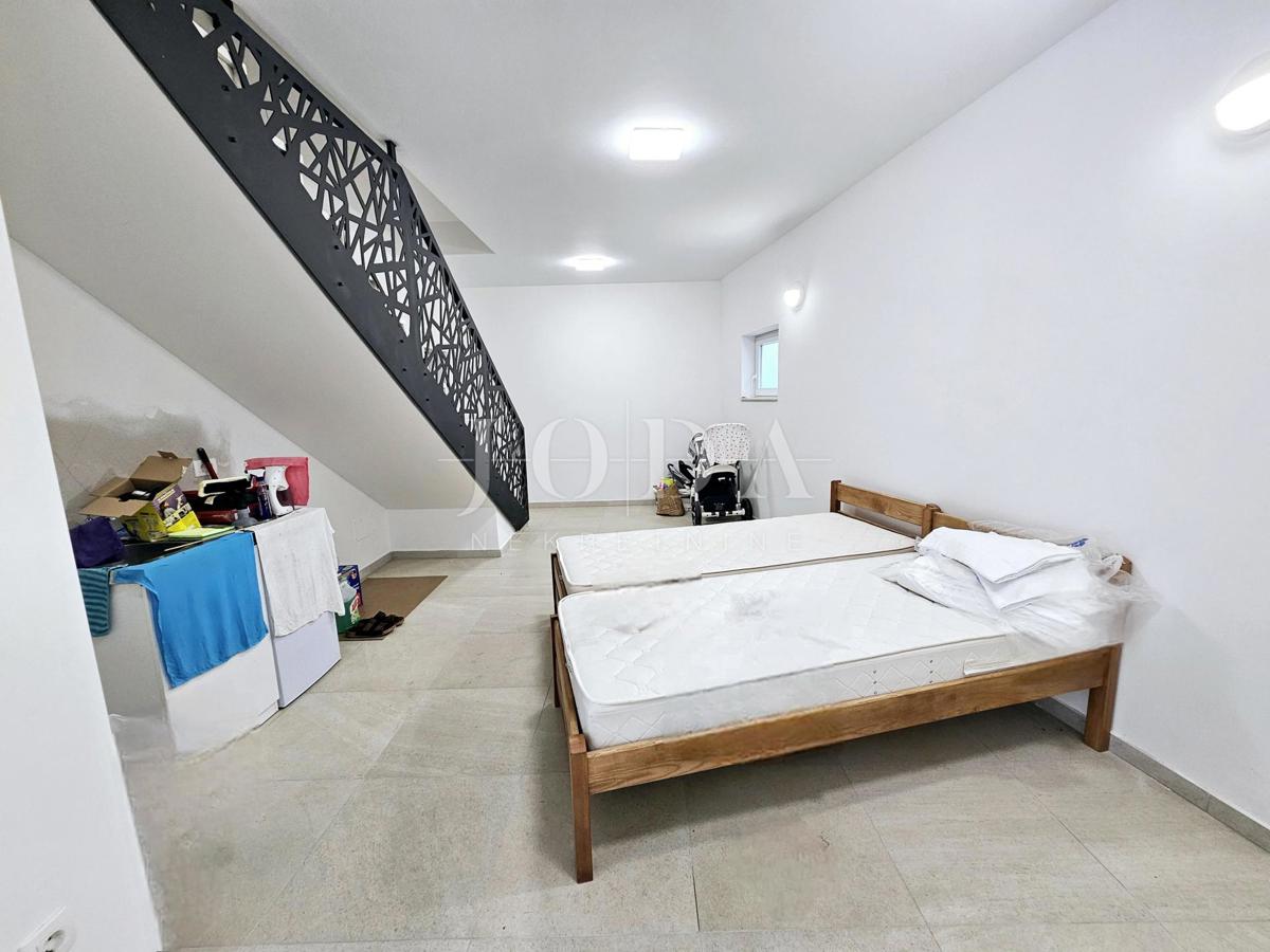 Hiša dvojček na odlični lokaciji, Malinska center