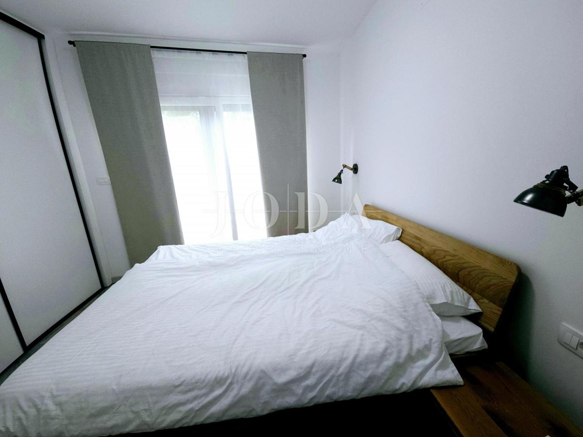 Hiša dvojček na odlični lokaciji, Malinska center