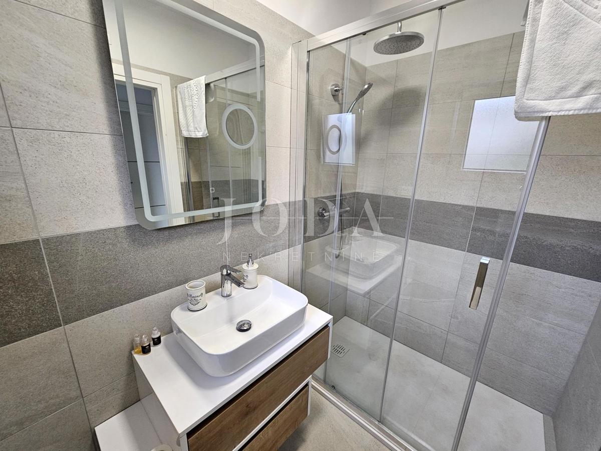 Hiša dvojček na odlični lokaciji, Malinska center