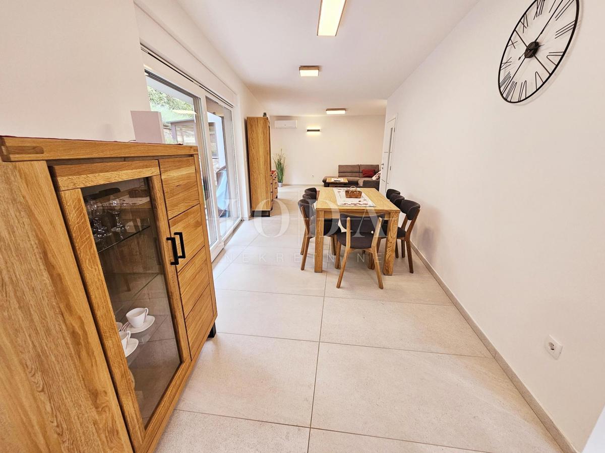 Hiša dvojček na odlični lokaciji, Malinska center