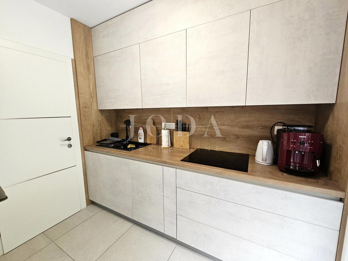 Hiša dvojček na odlični lokaciji, Malinska center