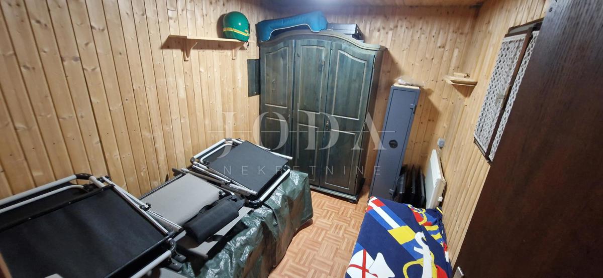 Tribalj, lepa hiša z velikim dvoriščem