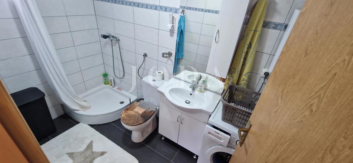 Tribalj, lepa hiša z velikim dvoriščem