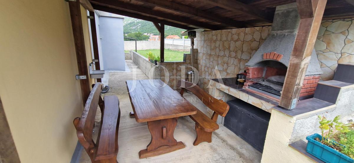 Tribalj, lepa hiša z velikim dvoriščem