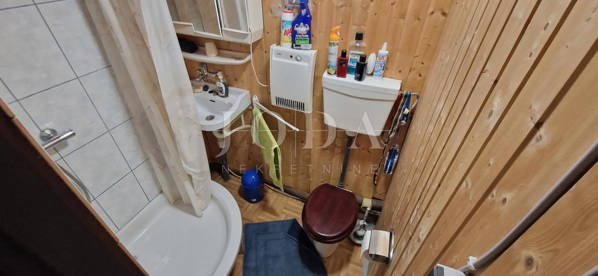 Tribalj, lepa hiša z velikim dvoriščem