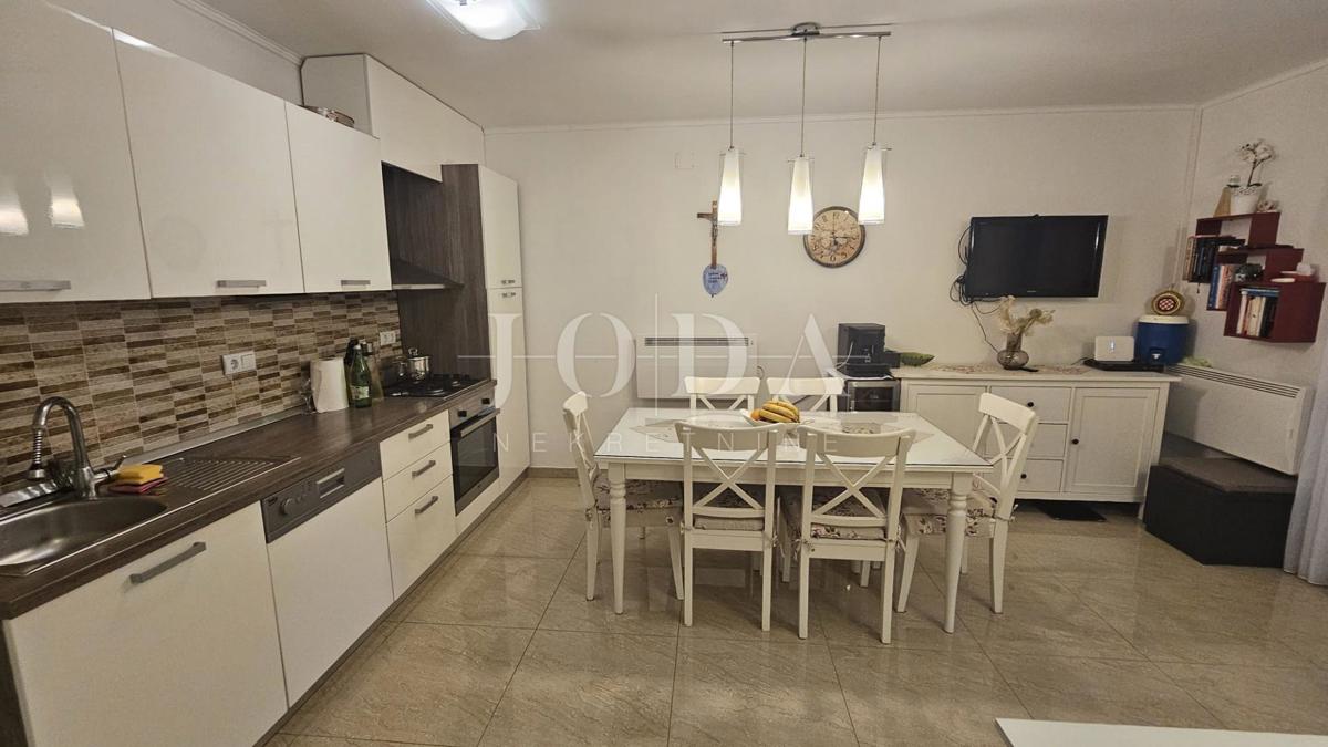 Hiša Jadranovo v bližini morja