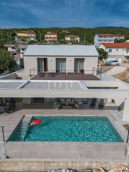 Hiša Šmrika, Kraljevica, 180m2