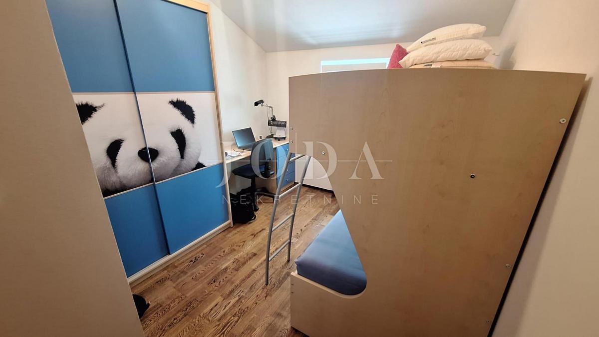 Otok Krk! Prostorno stanovanje 100 m od morja!