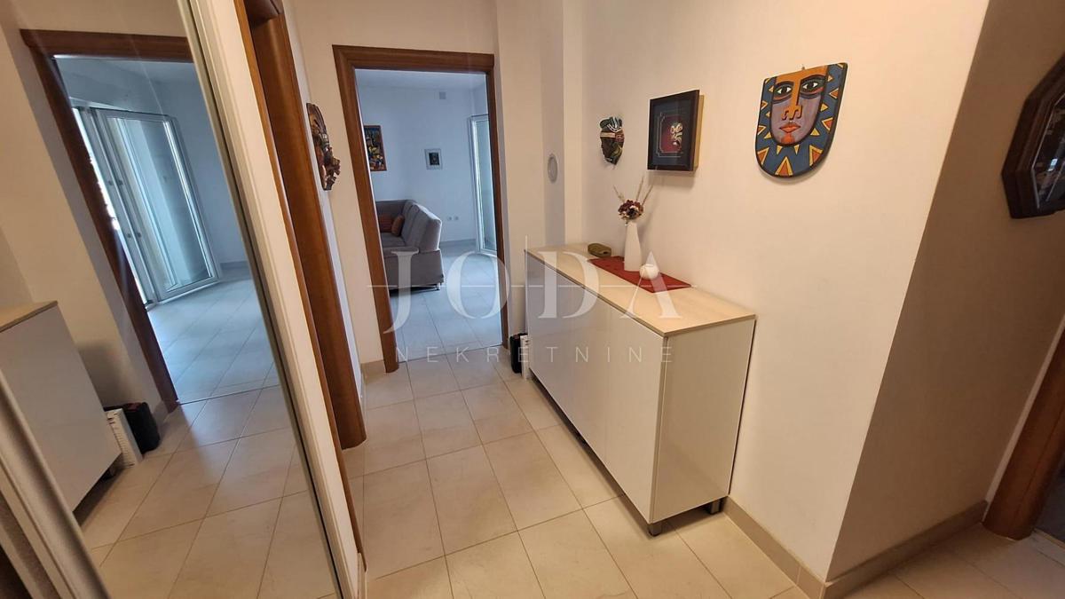 Otok Krk! Prostorno stanovanje 100 m od morja!