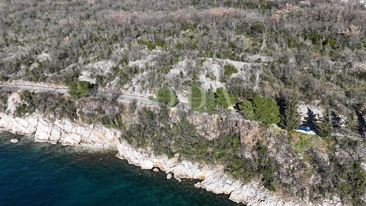 Crikvenica, Gradbeno zemljišče za turistično dejavnost, Prva vrsta ob morju