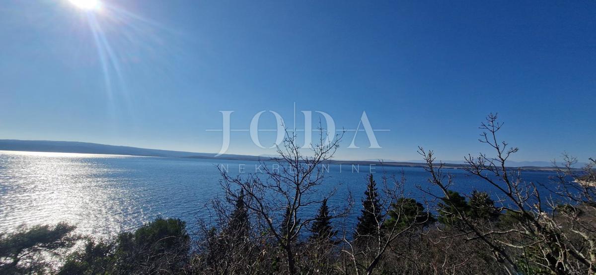 Crikvenica, Gradbeno zemljišče za turistično dejavnost, Prva vrsta ob morju