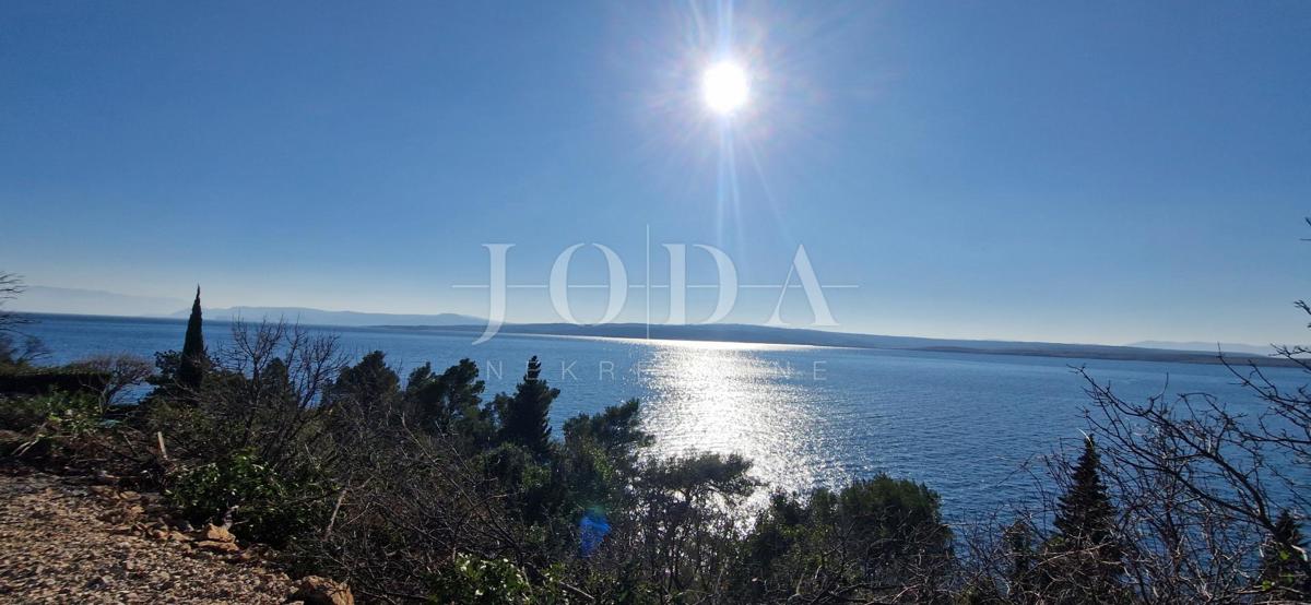 Crikvenica, Gradbeno zemljišče za turistično dejavnost, Prva vrsta ob morju