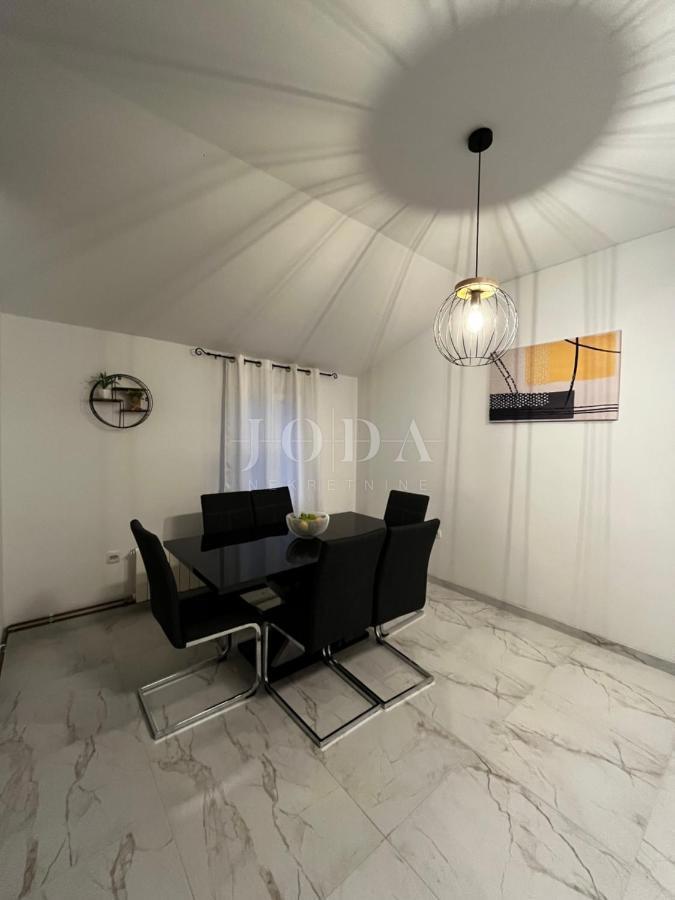 Hiša v bližini Malinske s petimi apartmaji