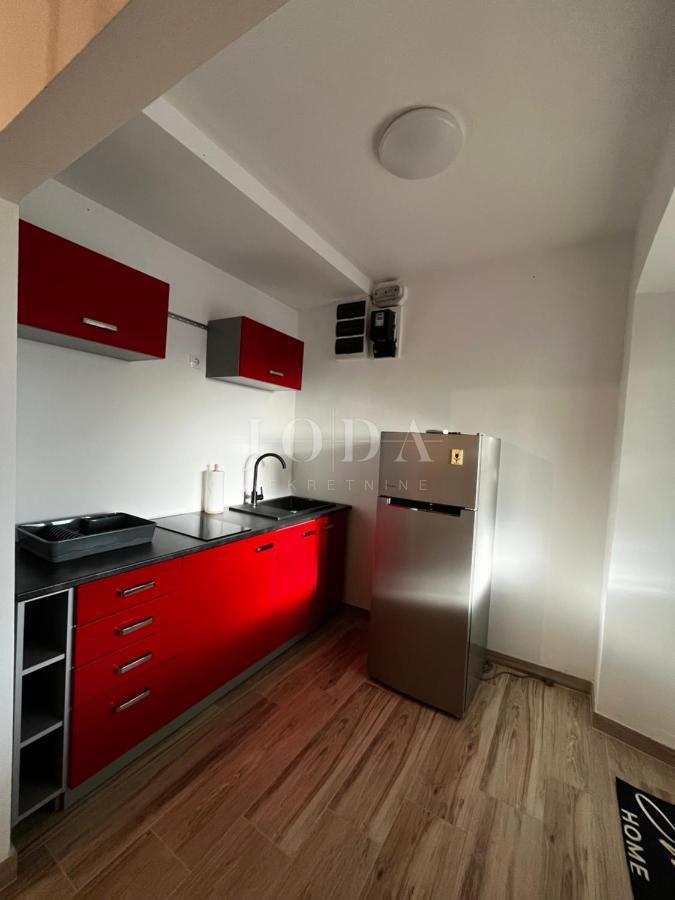 Hiša v bližini Malinske s petimi apartmaji