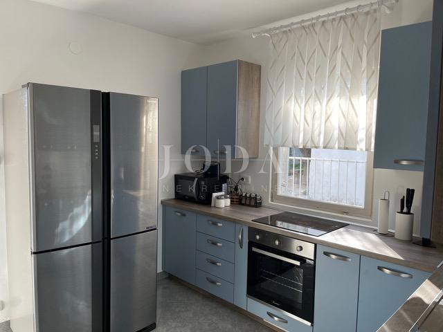 Hiša Lukovo Šugarje, Karlobag, 95m2