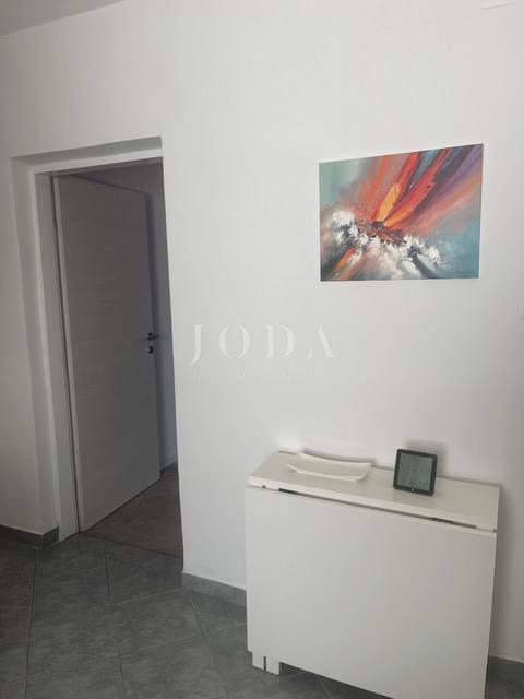 Hiša Lukovo Šugarje, Karlobag, 95m2