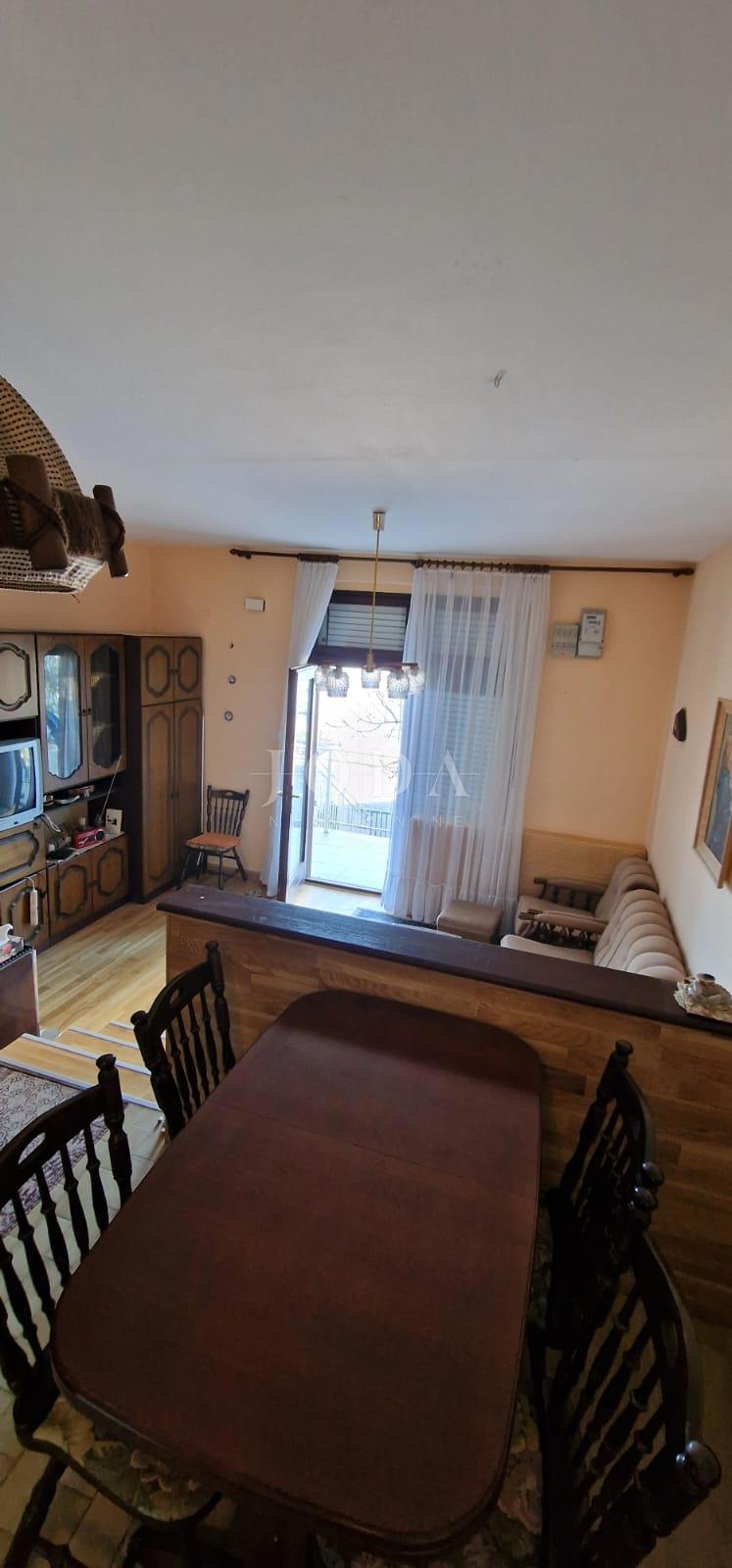 Hiša Klenovica, Novi Vinodolski, 150m2