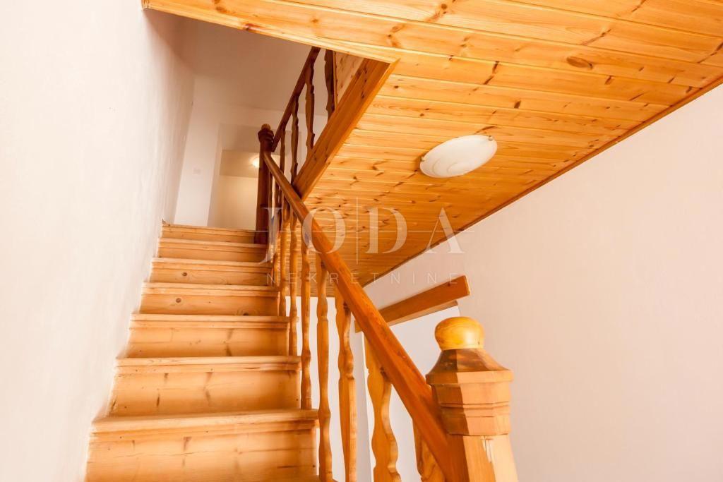 Hiša Marčana, 200m2