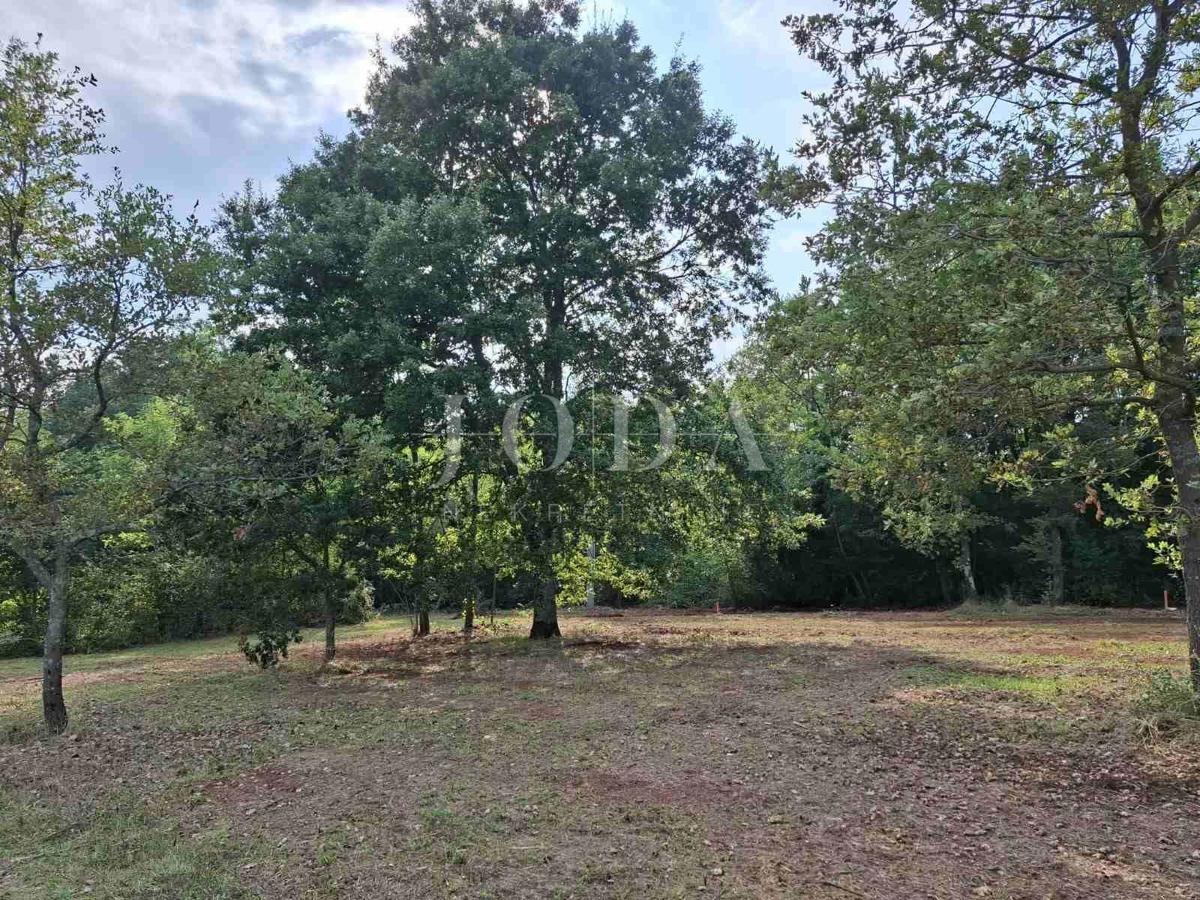 Zemljišče Labin, 651m2