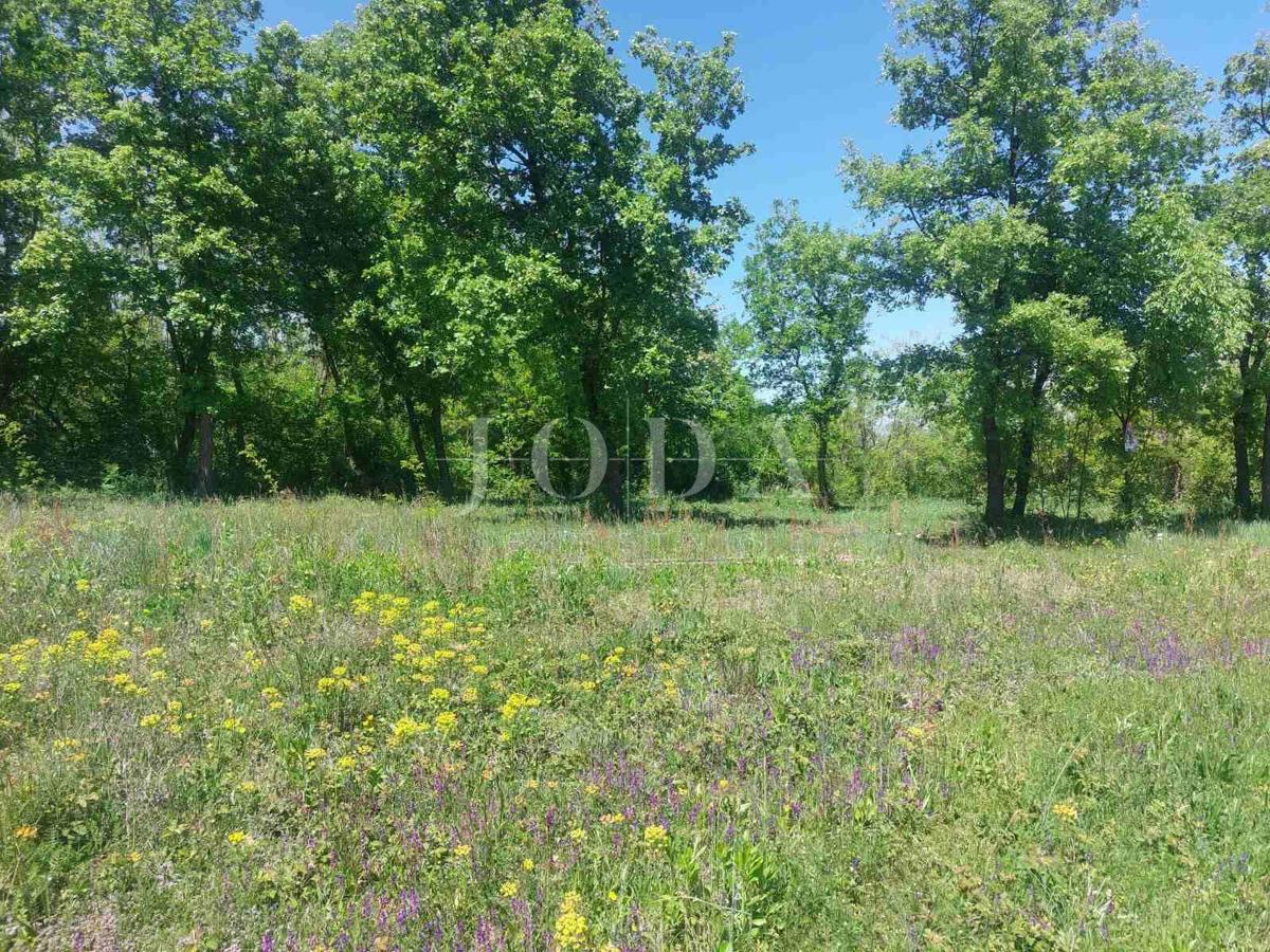 Zemljišče Labin, 651m2