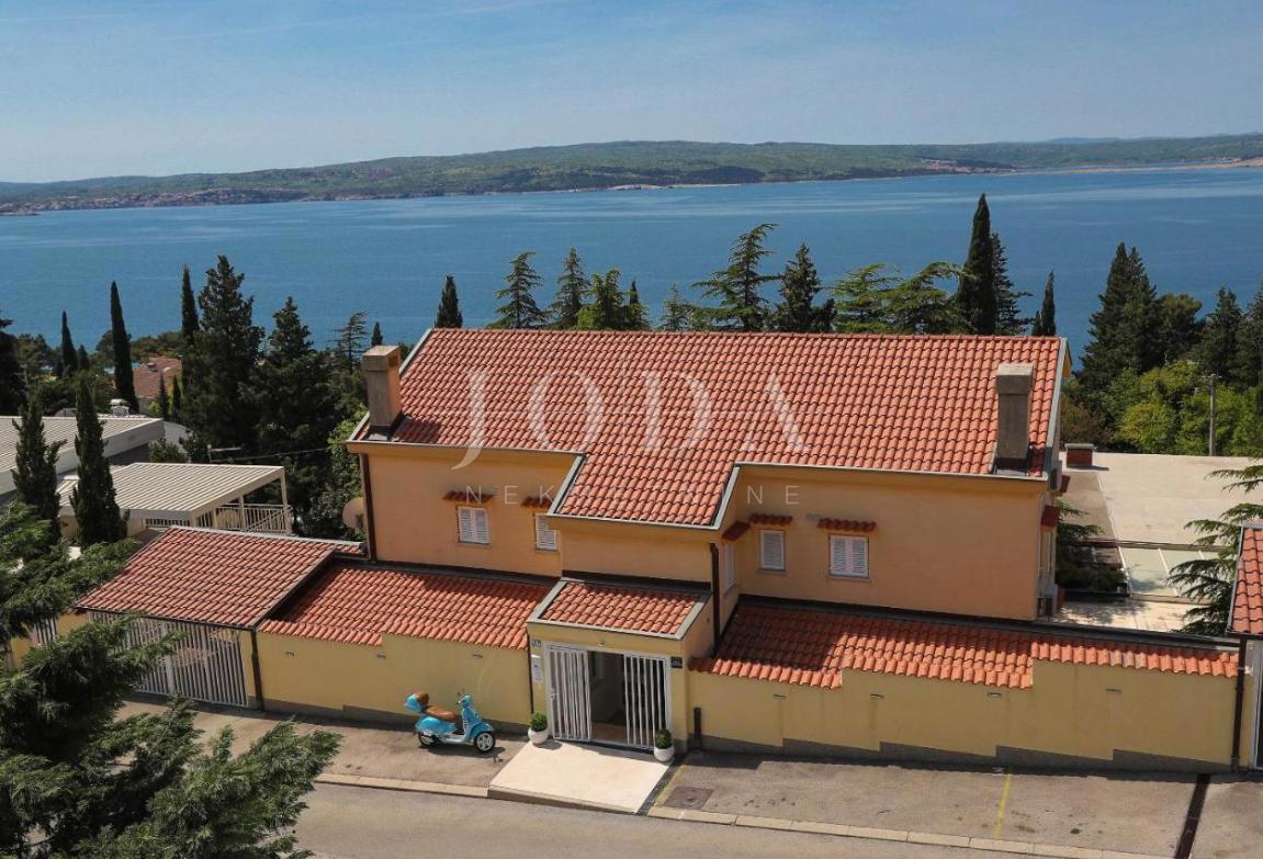 Apartma 92,70 m2 na odlični lokaciji, 300 m od morja