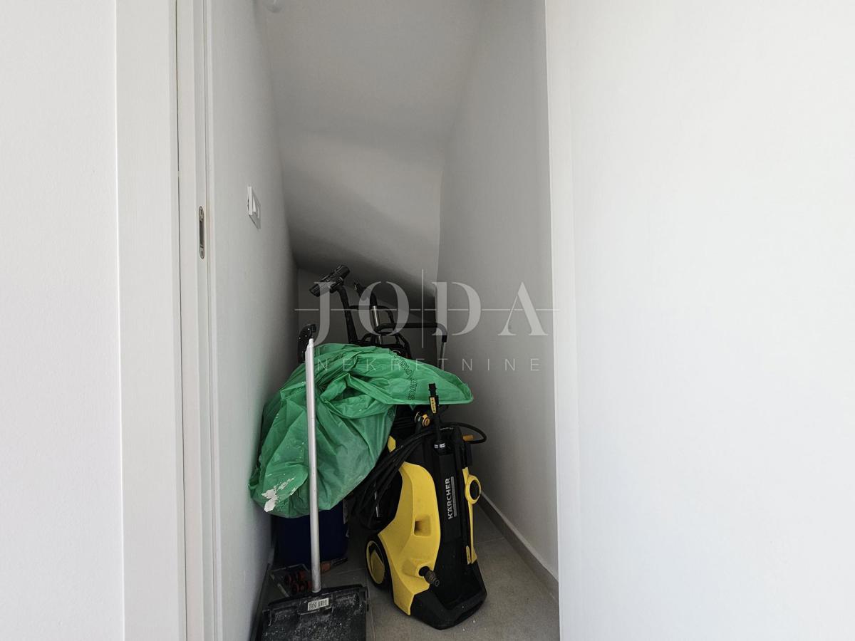 Novogradnja Malinska, dvojček s pogledom na morje