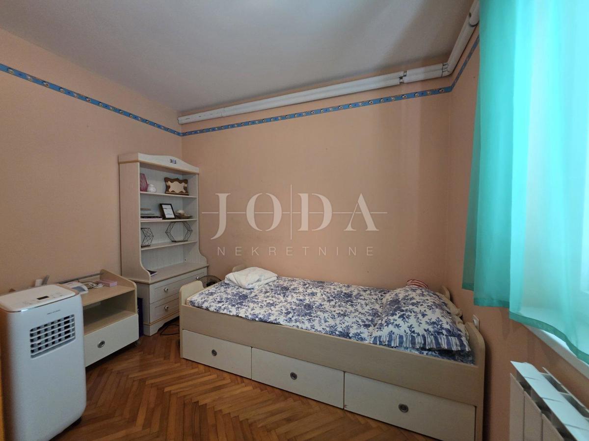 Crikvenica – Tri stanovanjske enote z vrtom