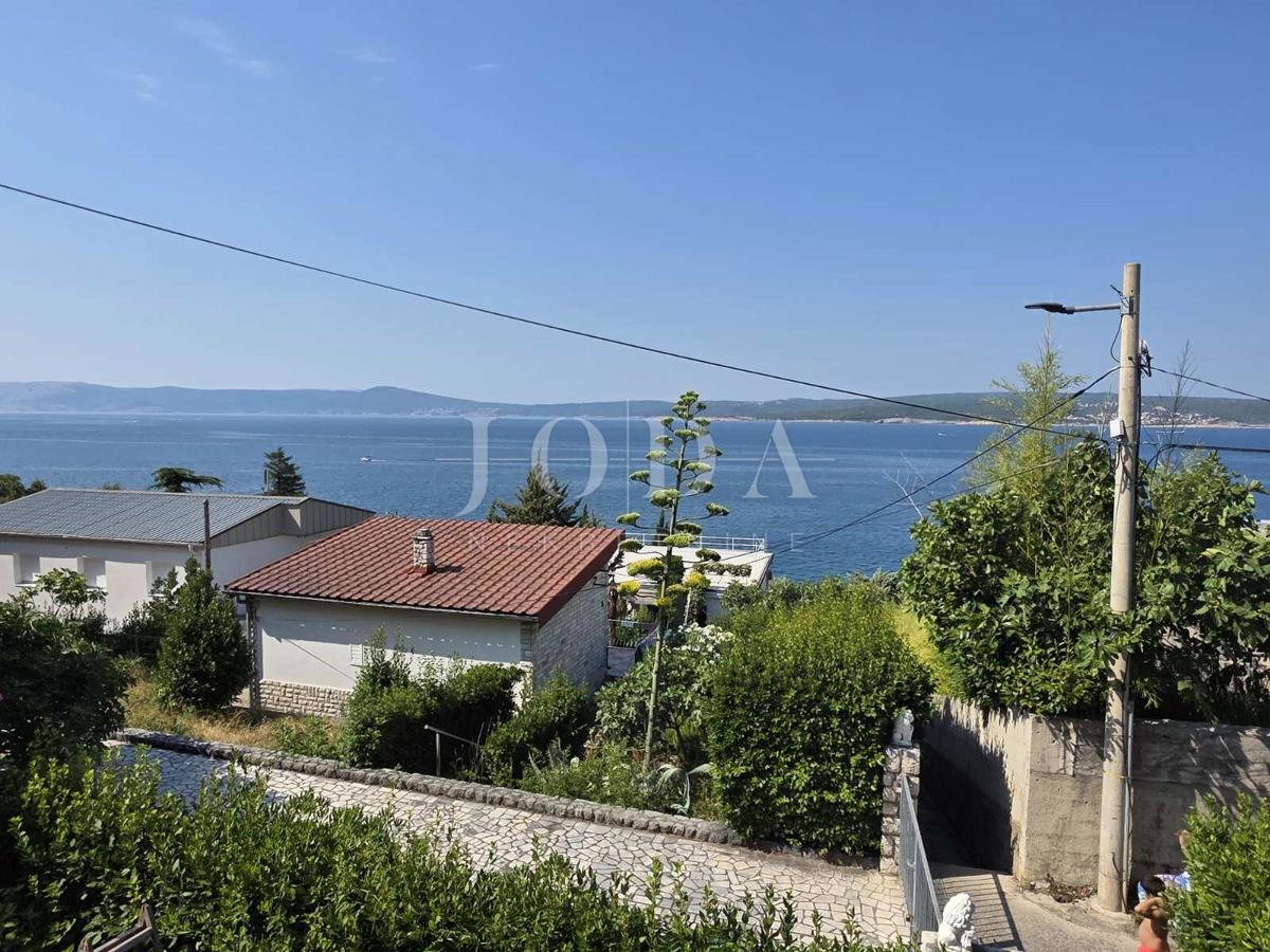 Crikvenica – Tri stanovanjske enote z vrtom