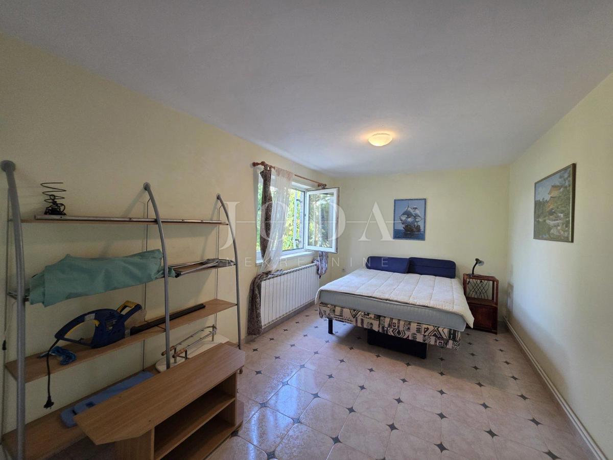 Crikvenica – Tri stanovanjske enote z vrtom