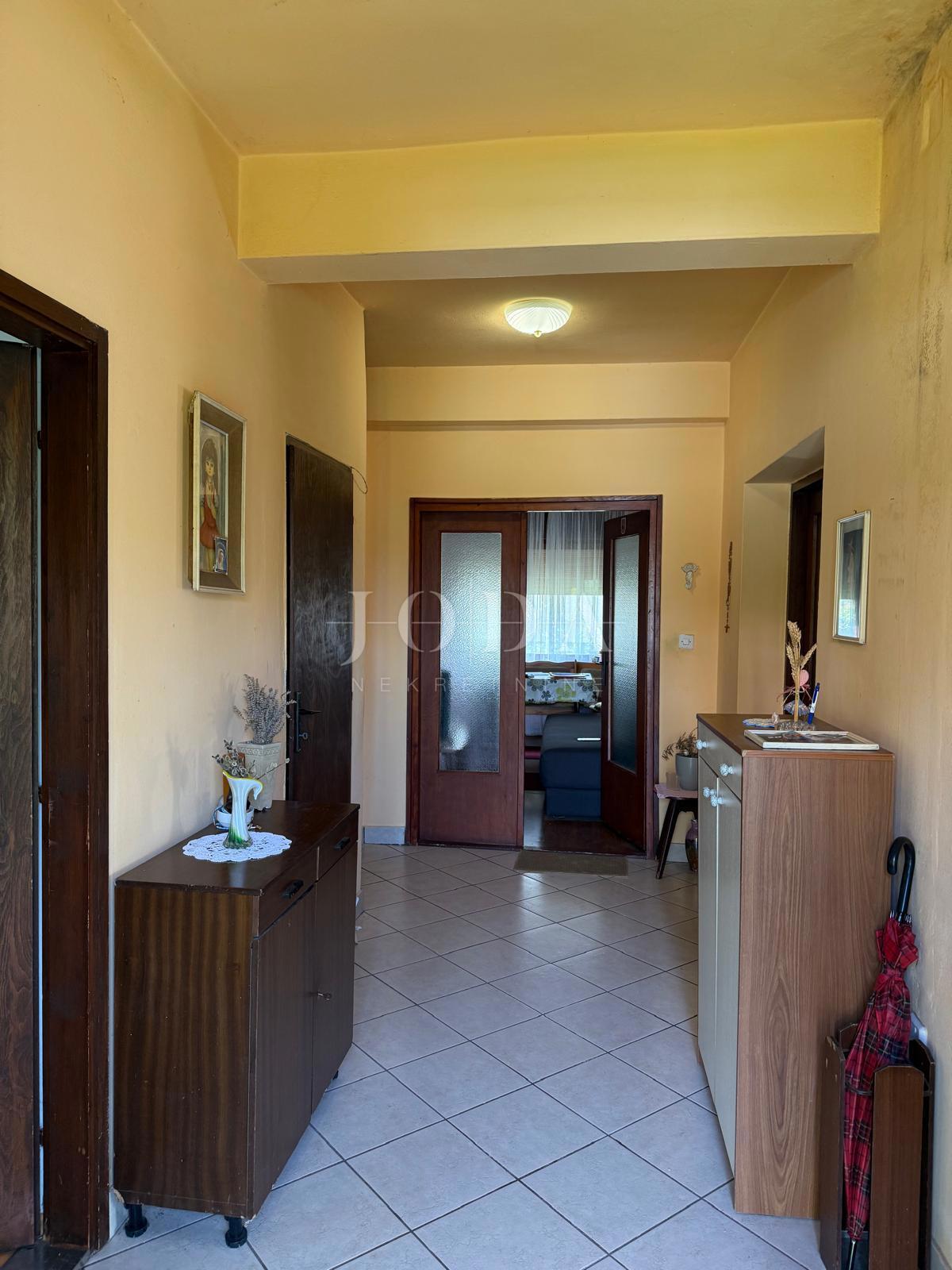 Hiša Drenova, Rijeka, 220m2