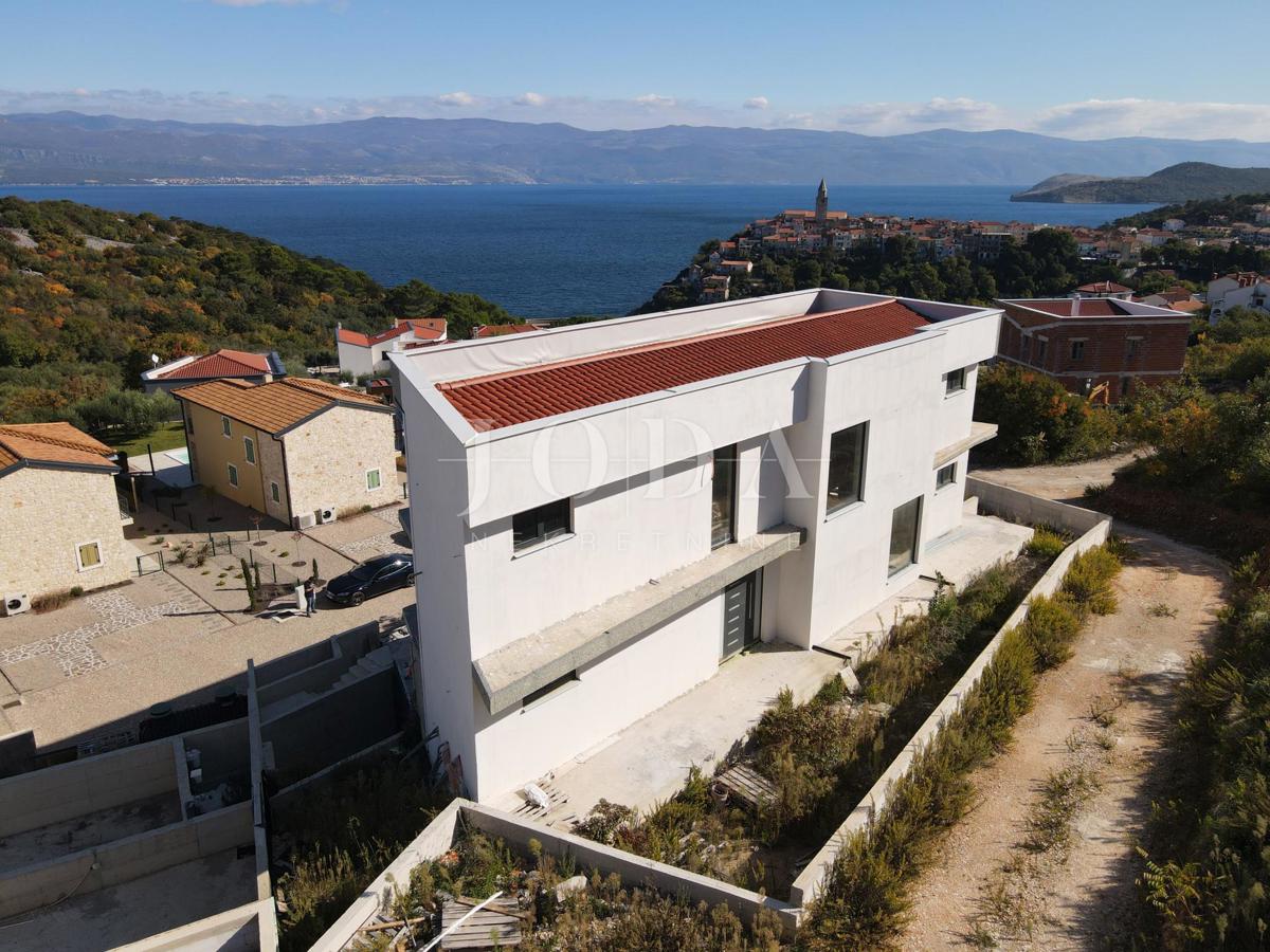 Hišas bazenom i pogledom u Vrbniku