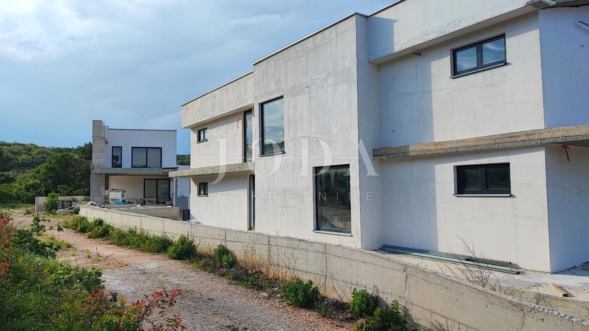 Hišas bazenom i pogledom u Vrbniku