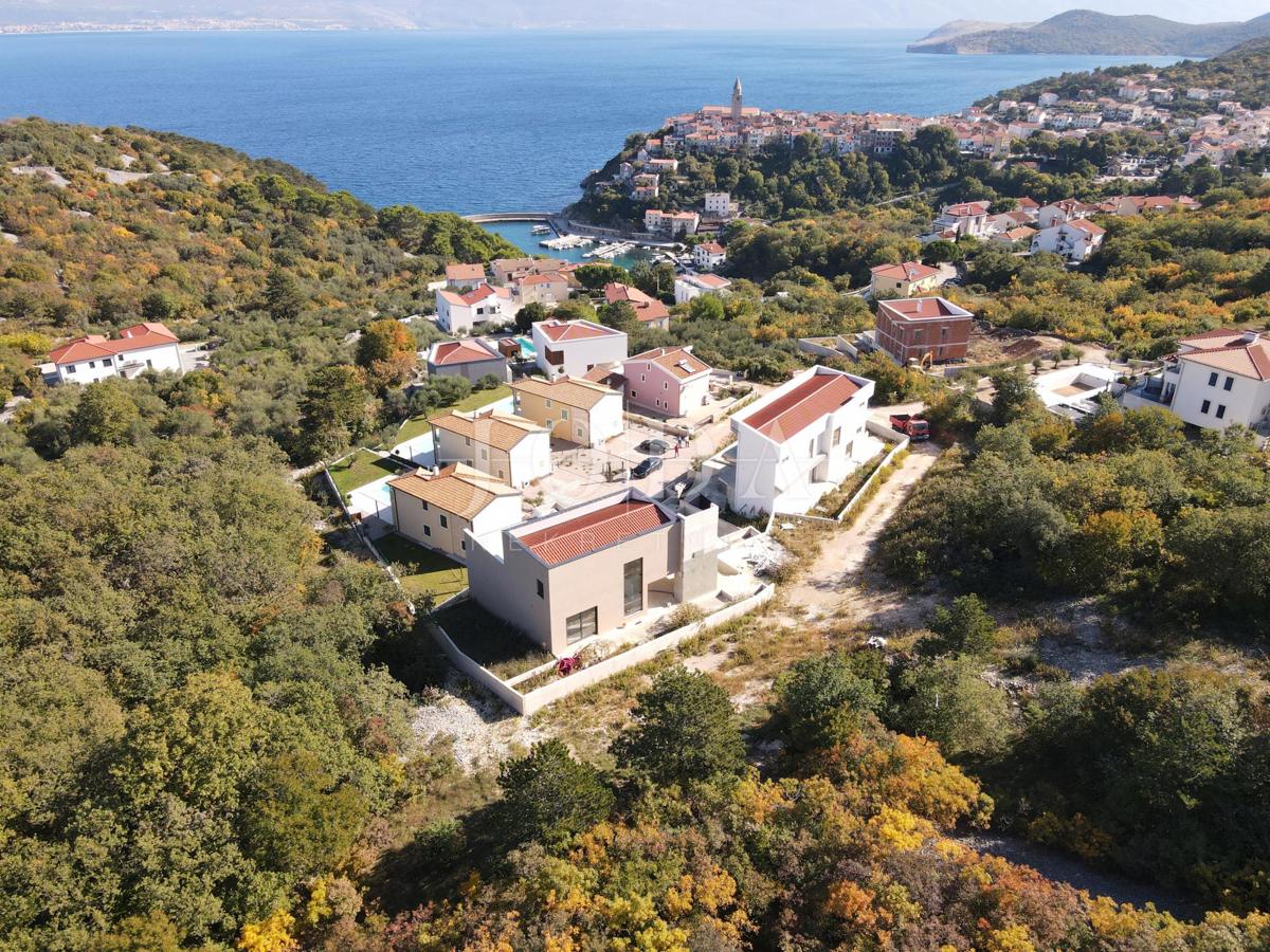 Hišas bazenom i pogledom u Vrbniku