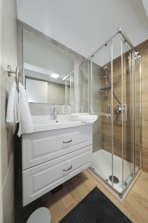 Hiša Seline, Starigrad, 377m2