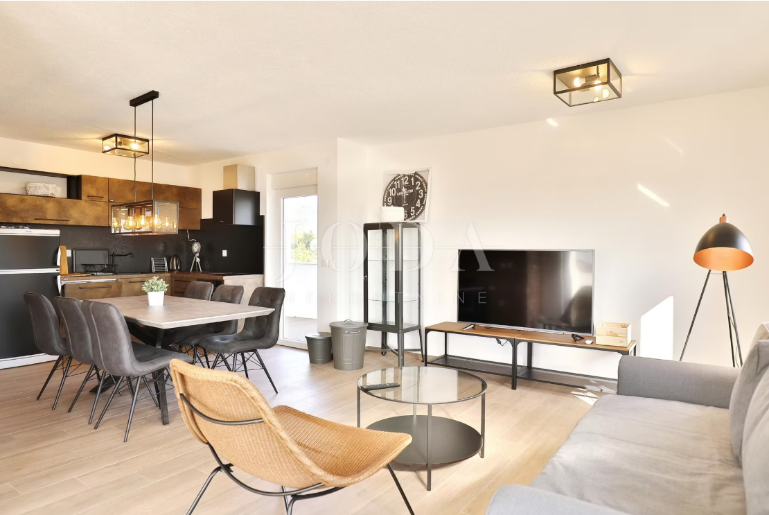 Hiša Seline, Starigrad, 377m2