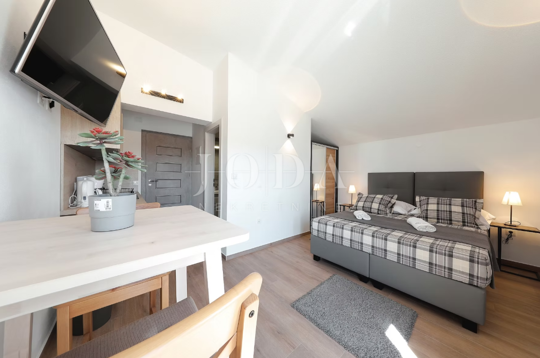 Hiša Seline, Starigrad, 377m2