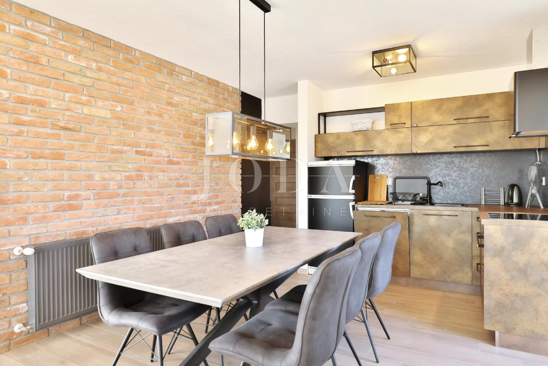 Hiša Seline, Starigrad, 377m2