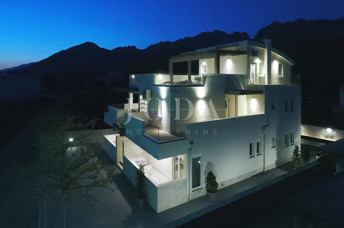 Hiša Seline, Starigrad, 377m2