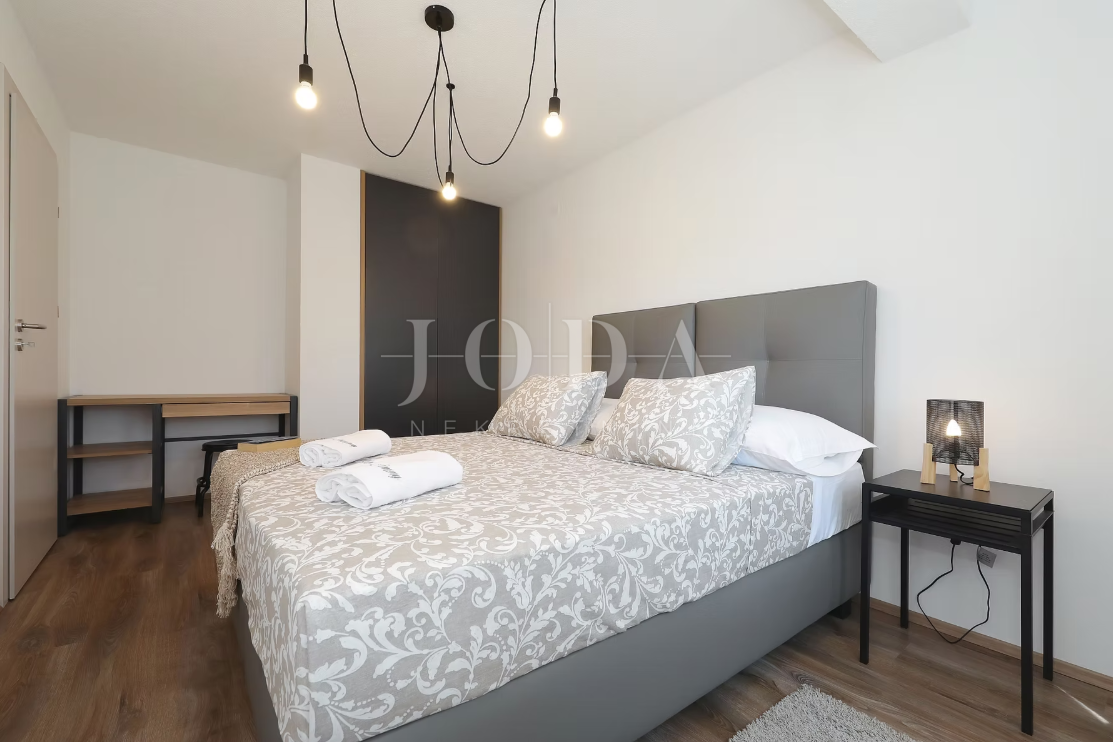 Hiša Seline, Starigrad, 377m2