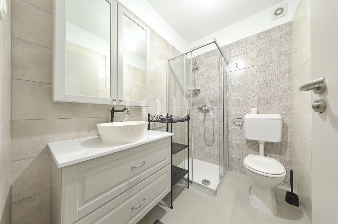 Hiša Seline, Starigrad, 377m2