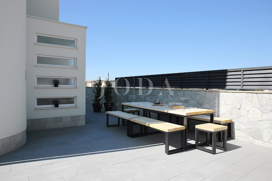 Hiša Seline, Starigrad, 377m2