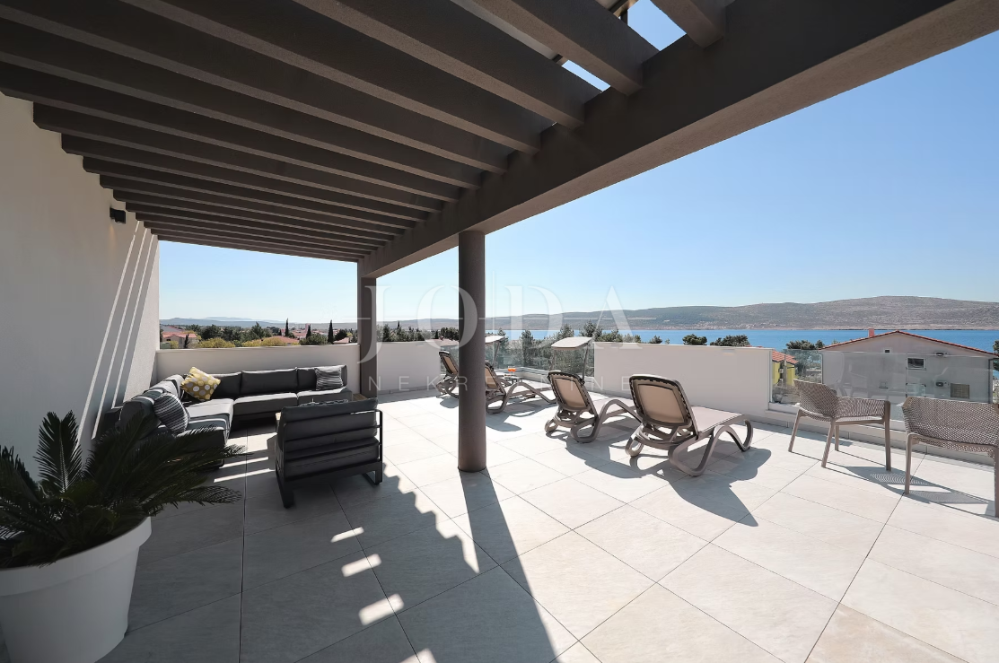 Hiša Seline, Starigrad, 377m2