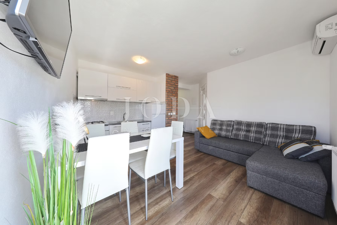 Hiša Seline, Starigrad, 377m2