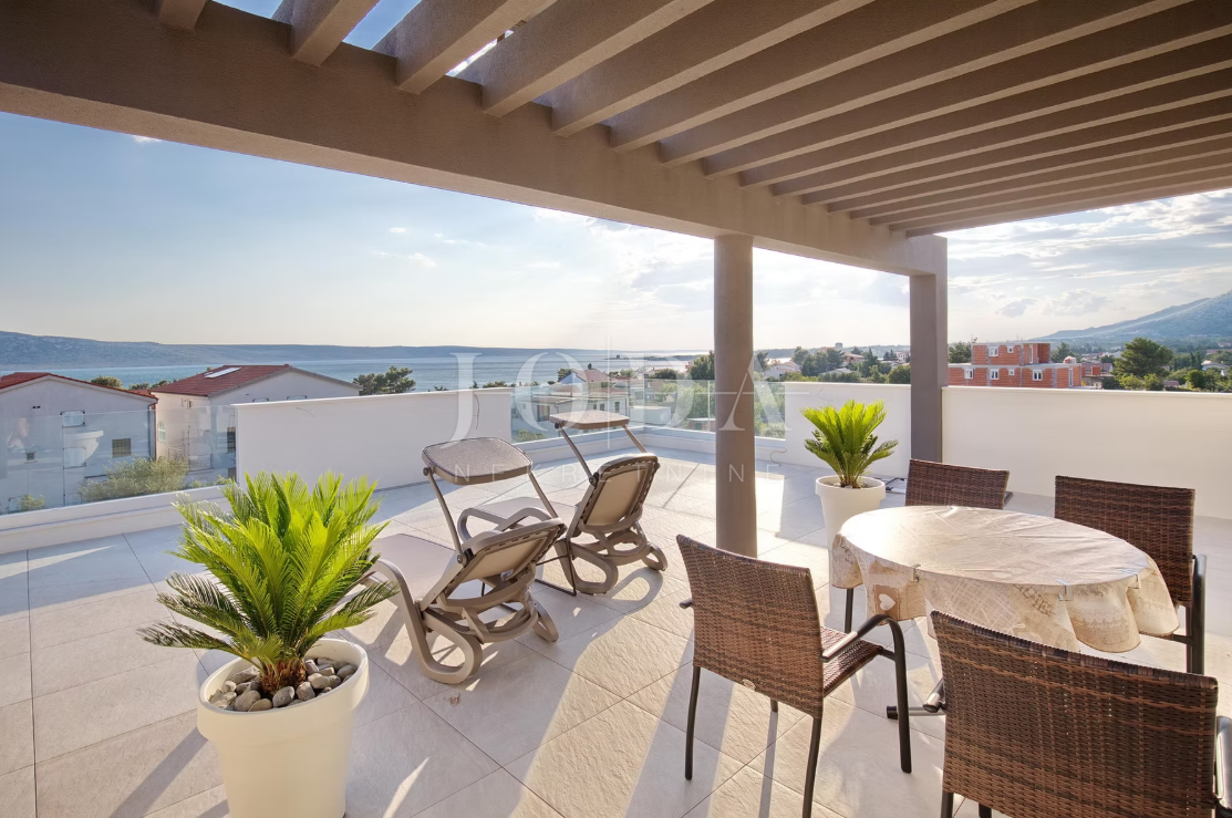 Hiša Seline, Starigrad, 377m2