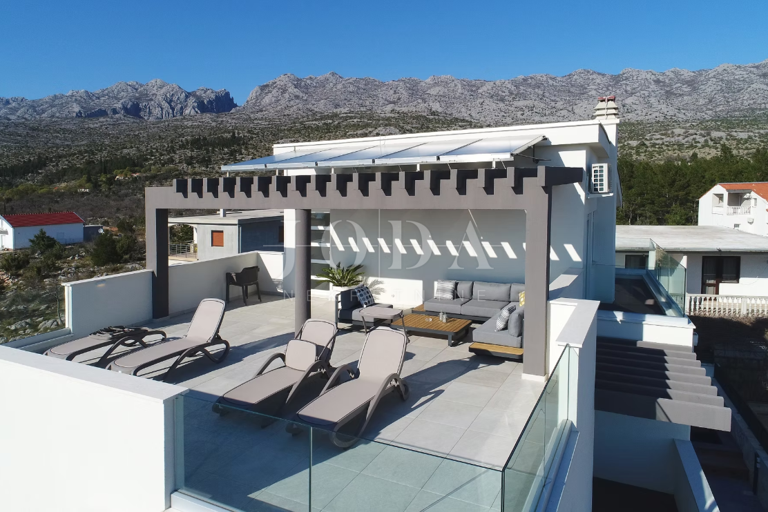 Hiša Seline, Starigrad, 377m2