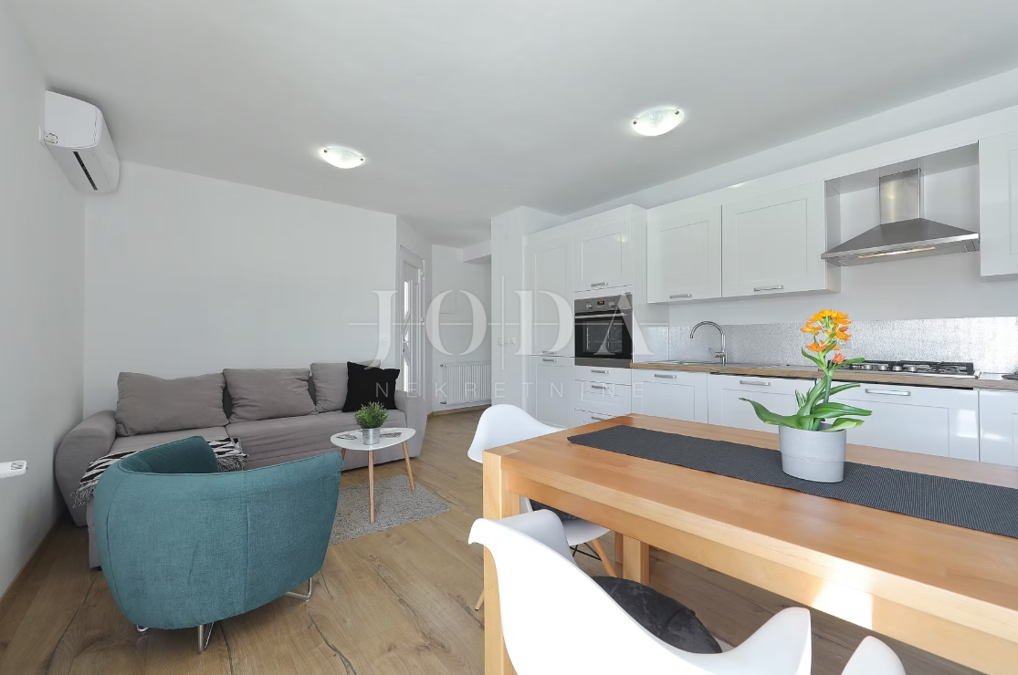 Hiša Seline, Starigrad, 377m2